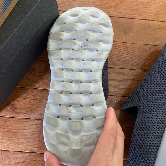 NWOT Skechers Gowalk Max men’s slip-on walking shoes - Picture 8 of 12